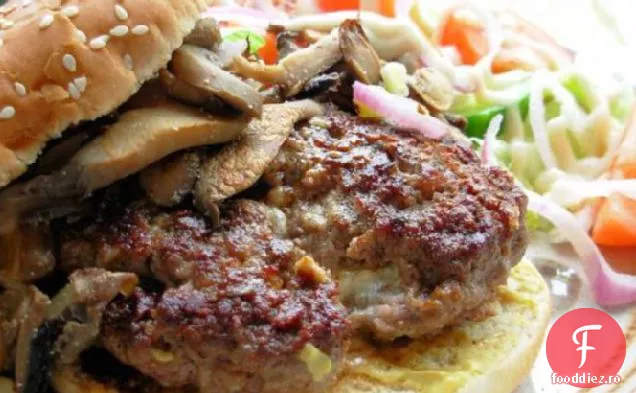 Burgeri Cu Brânză Albastră La Grătar