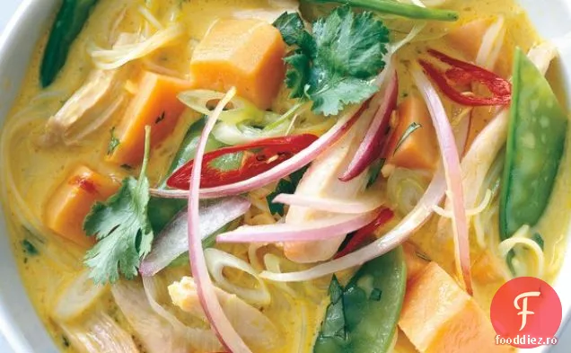 Supă picantă de tăiței Curry cu pui și cartofi dulci