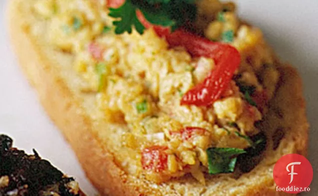 Năut Pimiento Crostini