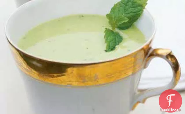 Supă de mazăre răcită cu Pesto de mentă