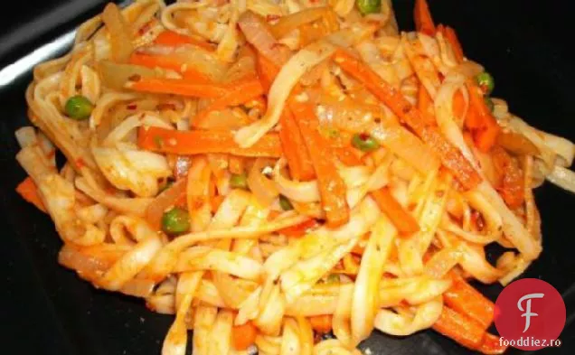 Fidea de orez cu sos Tahini și legume mixte