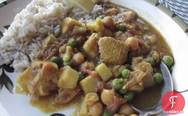 Supă de mazăre împărțită cu ceapă caramelizată și semințe de chimen