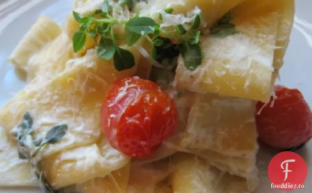 Paste tăiate manual cu Ricotta și mazăre