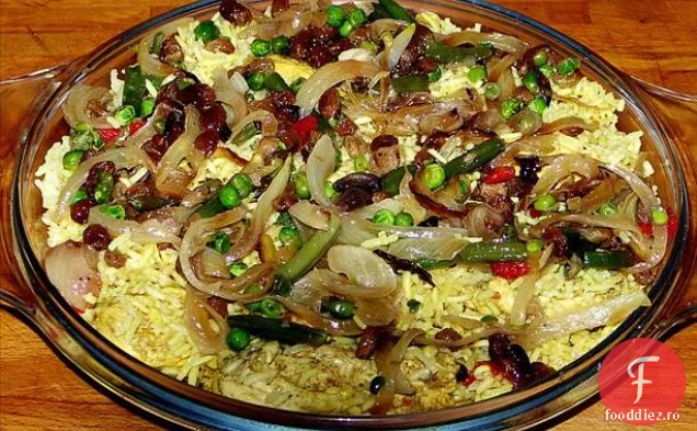 Cârnați afumați în stil rustic, șuncă și supă de mazăre despicată