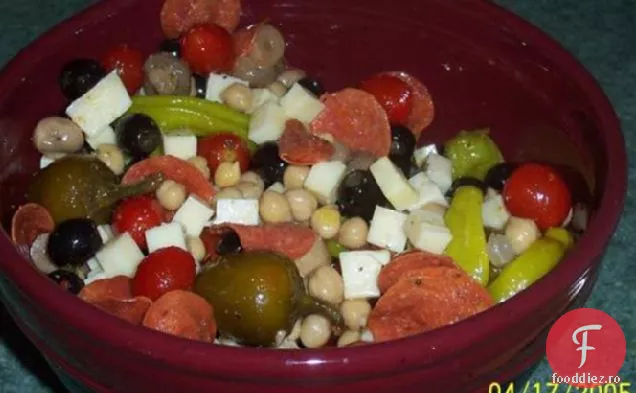 Salată Antipasto