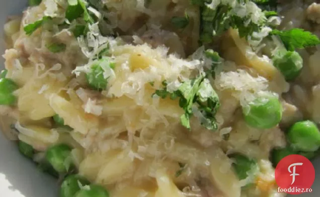 Risotto ușor de cârnați și mazăre Orzo