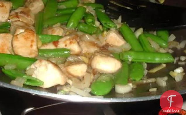 Mazăre de zăpadă și pui