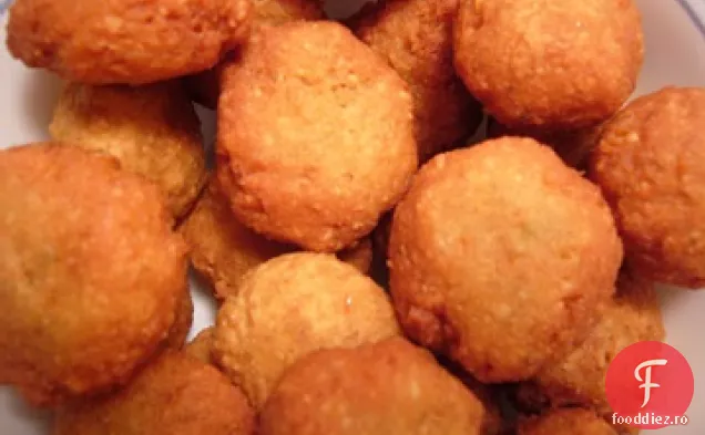 Prajituri de fasole Garbanzo si cartofi cu ardei gras rosu Harissa