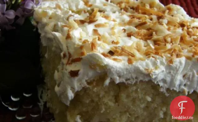 Tort cu cremă de nucă de cocos