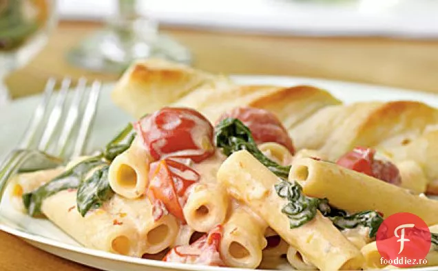 Ziti cu spanac, roșii Cherry și sos Gorgonzola