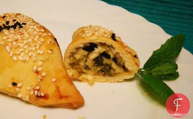 Hortotiropita (plăcintă cu verdeață și brânză) cu Bietă