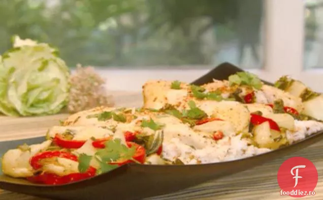 Pui curry roșu de susan cu Bok Choy și orez dulce de nucă de cocos