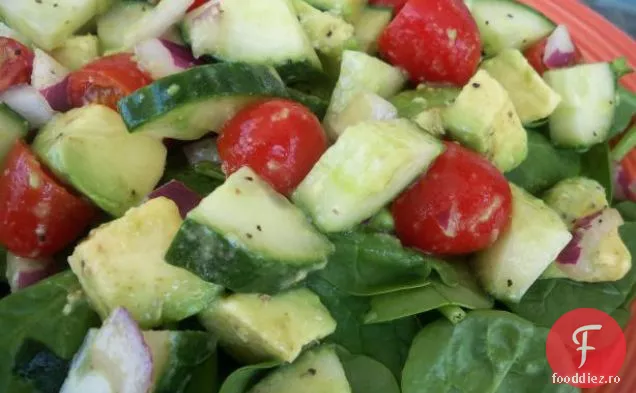 Salată De Castraveți-Avocado Atkins Cu Sos De Chimen