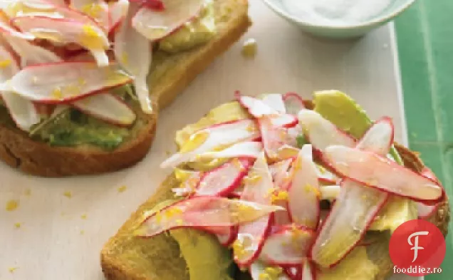 Sandwich cu ridiche și Avocado