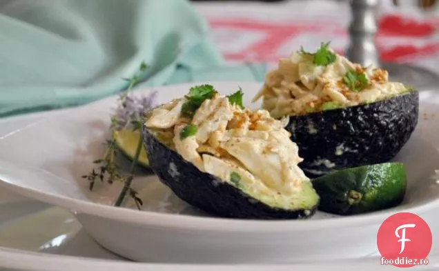 Salată de Crab în jumătăți de Avocado