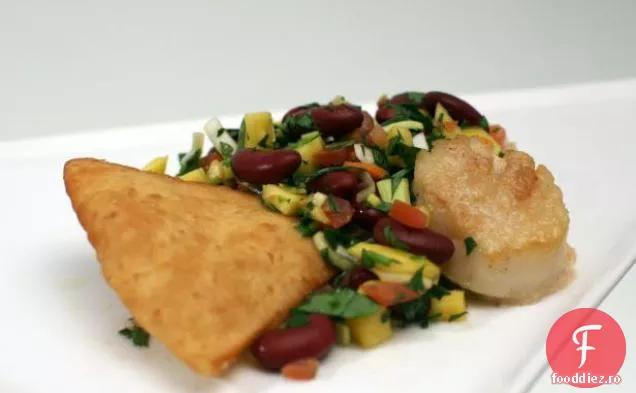 Scoici cu sos de nucă de cocos Habanero și Salsa de mango Habanero