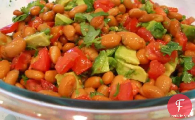 Salată de Avocado și fasole Pinto