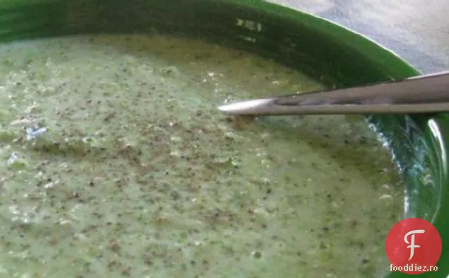Supa de Broccoli a alissei Cohen (alimente crude)