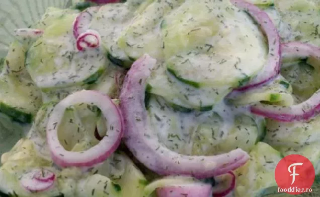 Salată Cremoasă De Castraveți