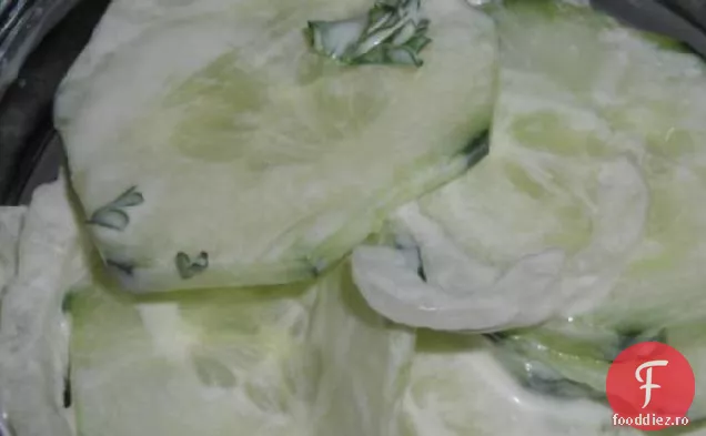 Salată De Castraveți