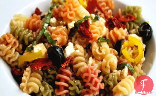 Salată de busuioc cu lămâie de roșii și brânză de capră