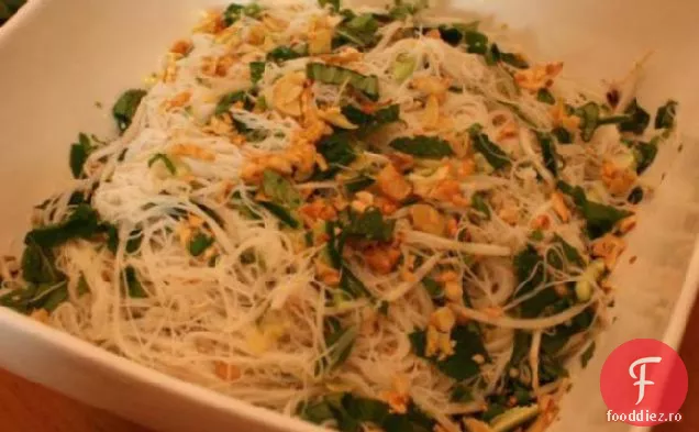Bun (Salată Vietnameză De Tăiței Cu Ierburi)