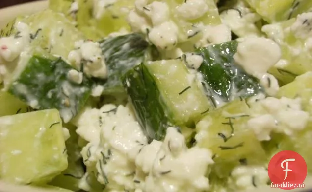 Salată de castraveți cu brânză de vaci Threadgill
