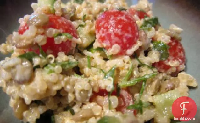 Salată De Quinoa Cu Pansament Tahini
