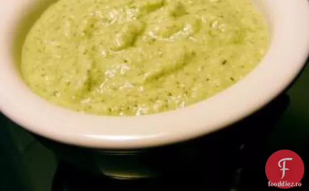Sos Cremos De Salată De Castraveți