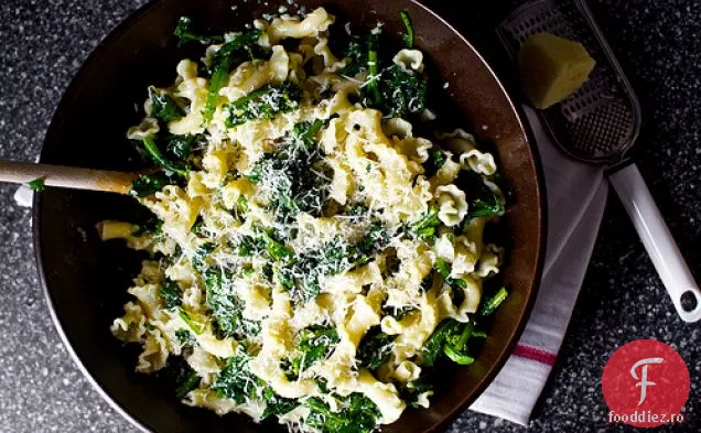 Paste Cu Broccoli Usturoi Rabe