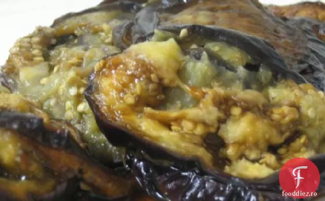 Vinete aburite cu usturoi și ardei iute