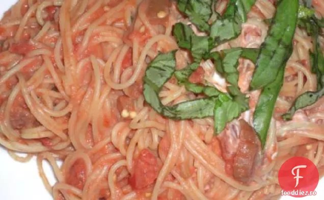 Spaghete cu vinete și brânză de capră