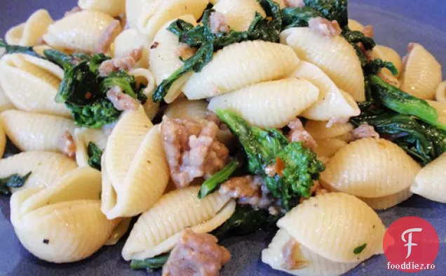 Orecchiette Cu Cârnați Picant Și Broccoli Rabe