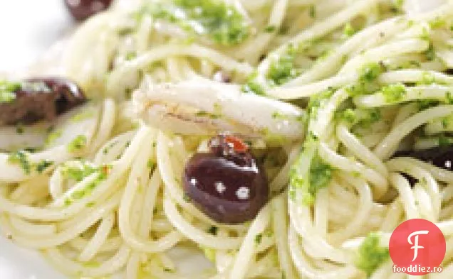 Spaghettini Cu Pesto De Broccoli Rabe, Calamari Și Măsline Ligurice