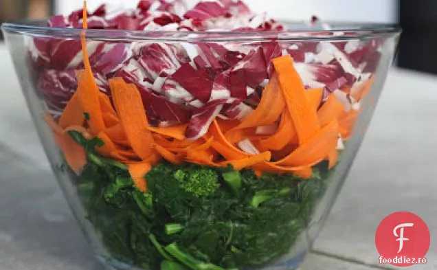 Salată De Broccoli Rabe, Morcovi Și Radicchio