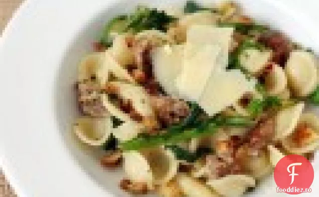 Orecchiette Cu Cârnați Italieni, Broccoli Rabe Și GAR Crocant