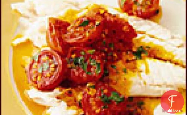 Biban de mare copt cu sare cu vinetă caldă de roșii