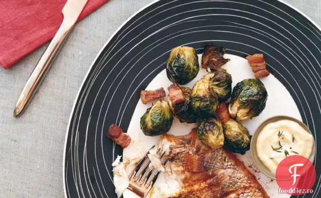 Bas cu dungi cu varză de Bruxelles caramelizată