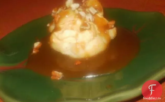 Pufuri De Cremă Umplute Cu Dovleac Cu Sos De Arțar-Caramel