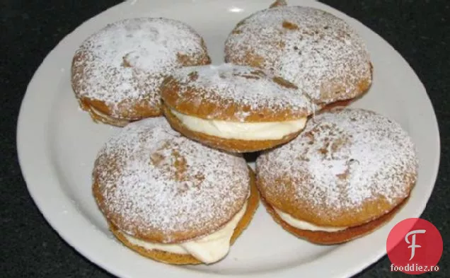 Pumpkin Whoopie Pies (Gobbs)