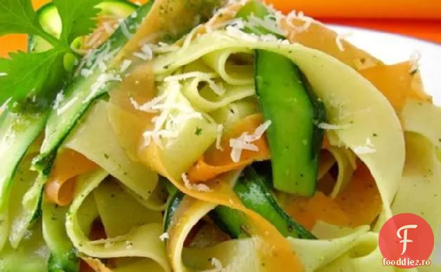 Fettuccine Cu Panglici De Legume