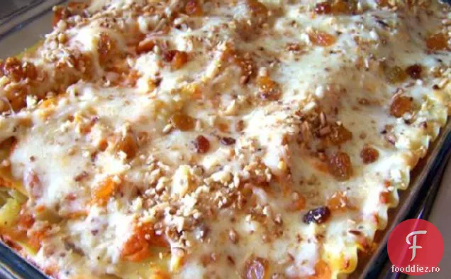Lasagna de dovleac, stafide și nuci de pin la cuptor