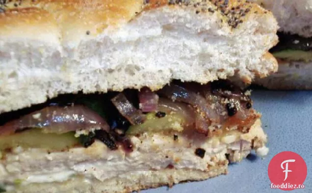 Panini de pui și legume cu maioneză de tarhon