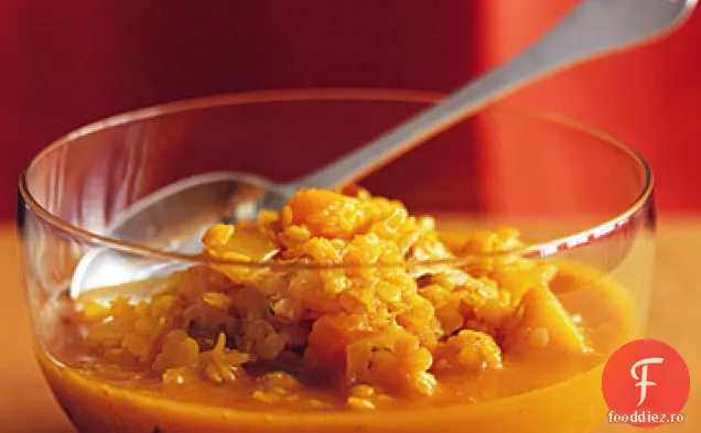 Supă de Curry de linte roșie și dovlecei