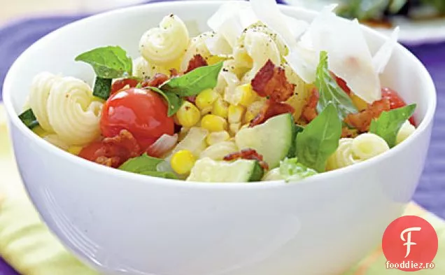 Cavatappi cu slănină și legume de vară