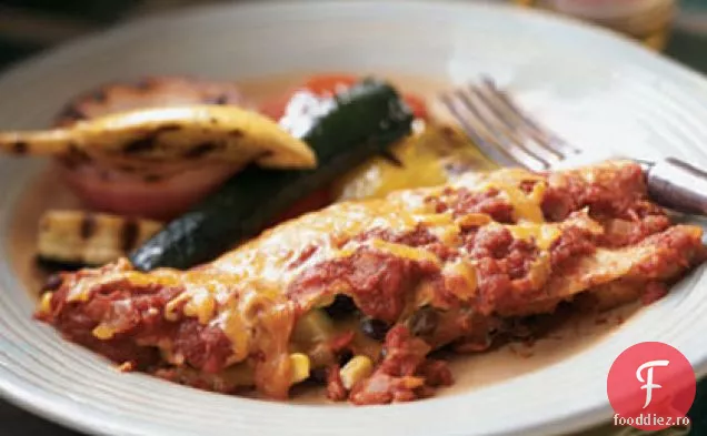Enchiladas de fasole neagră, porumb și dovlecei