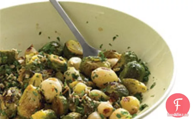 Varză De Bruxelles Prăjită Cu Semințe De Floarea Soarelui