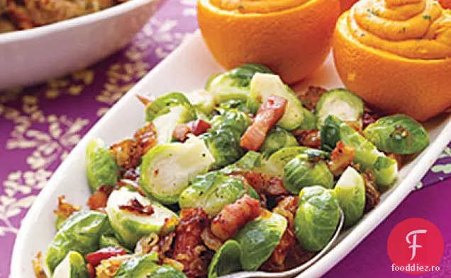Varză de Bruxelles cu ceapă caramelizată