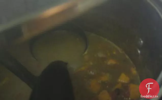 Supă de fasole neagră și cartofi dulci