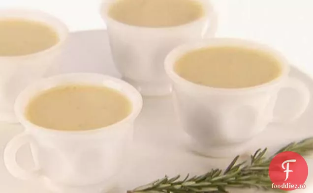 Supă cremoasă de cartofi dulci și rozmarin